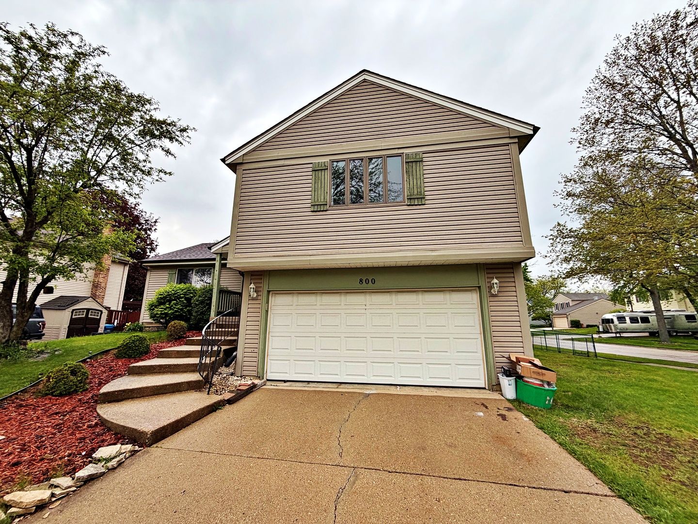 800 W Beechtree Lane — Bartlett, IL 60103