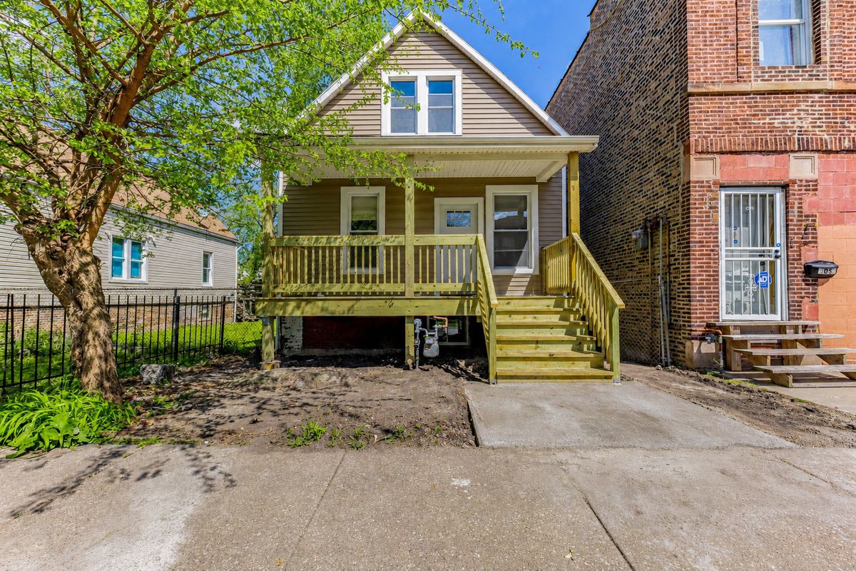 6057 Wolcott Avenue, Chicago, IL 60636