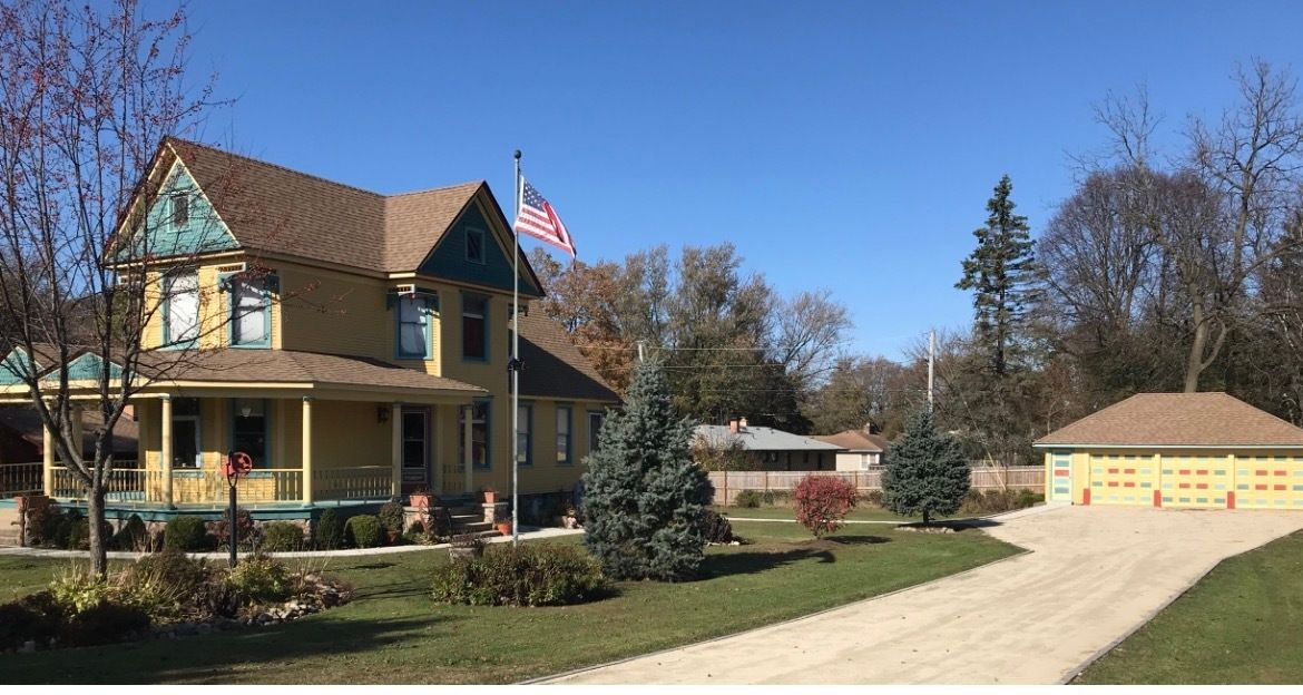 200 W Woodstock Street — Crystal Lake, IL 60014