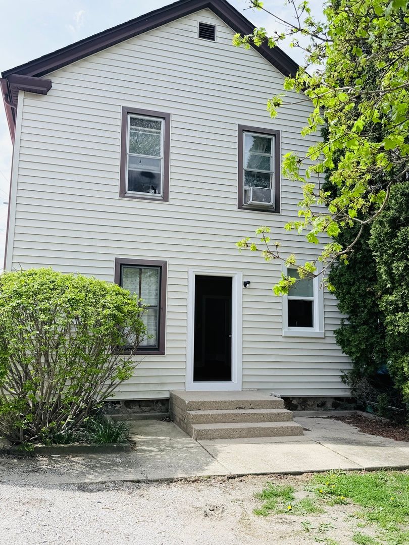 416 Clay Street, Woodstock, IL 60098