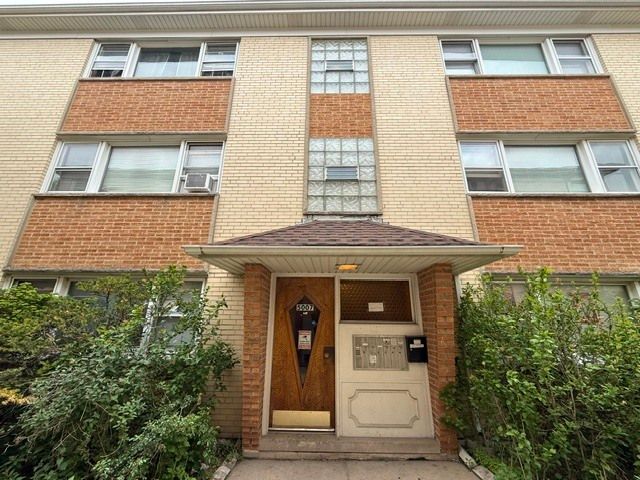 5007 W Diversey Avenue — Chicago, IL 60639