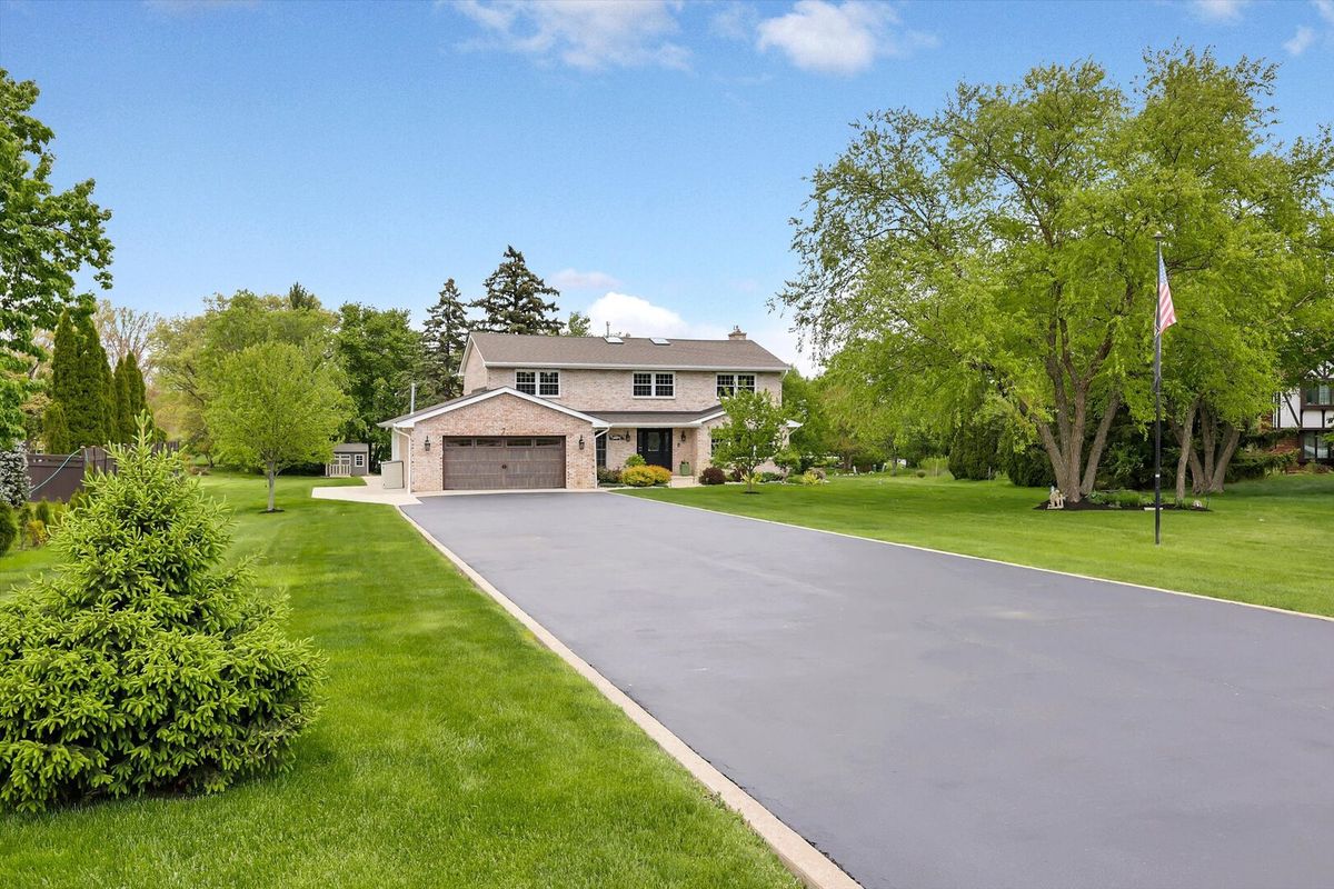7 Sorrel Court, Lemont, IL 60439