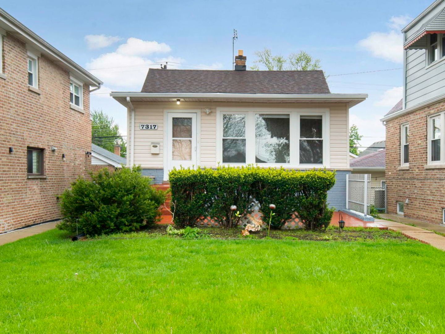 7317 W Pensacola Avenue — Norridge, IL 60706