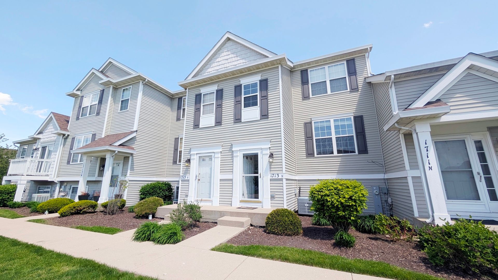 1713 Fieldstone Drive N #1713 — Shorewood, IL 60404