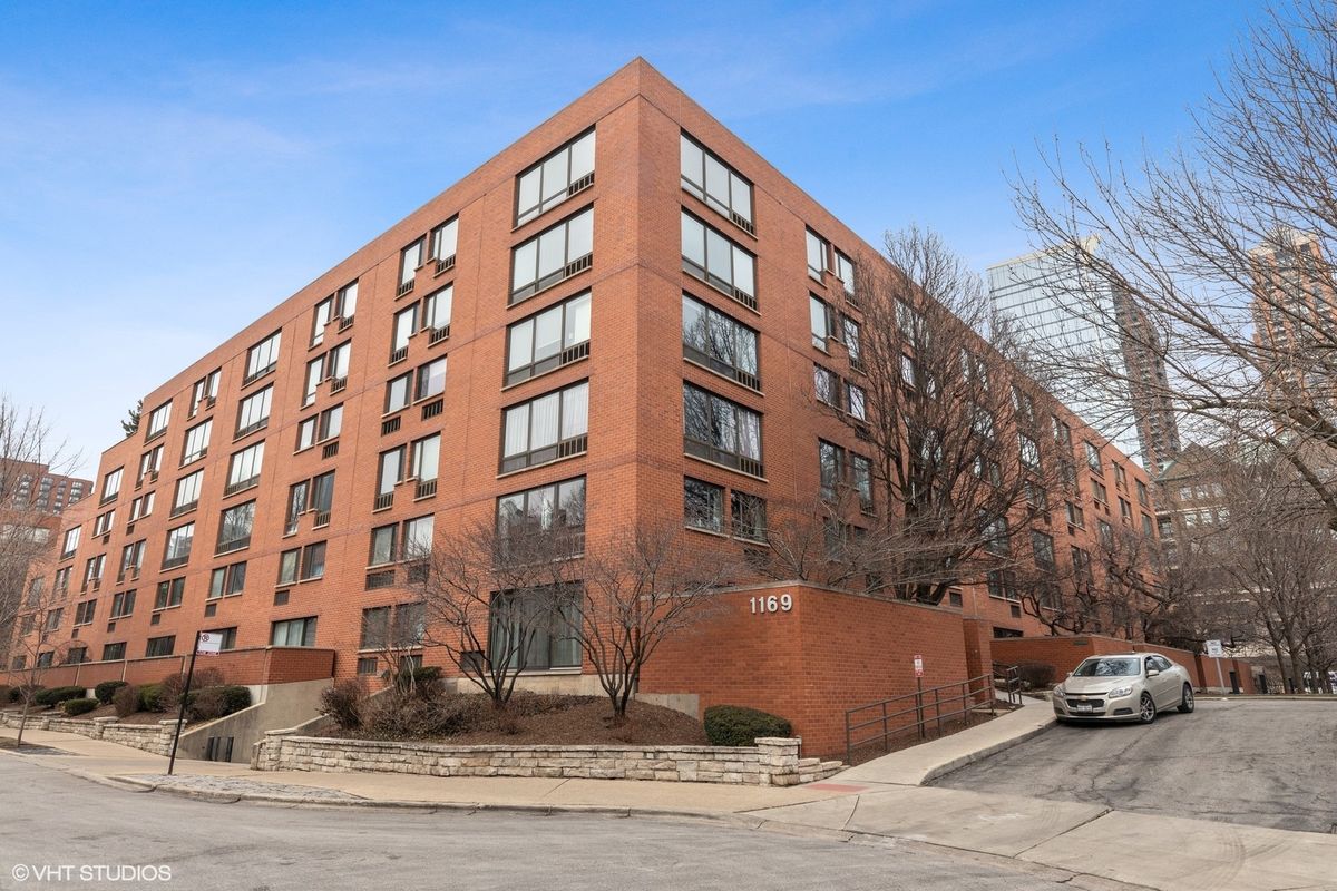 1169 Plymouth Court, Chicago, IL 60605