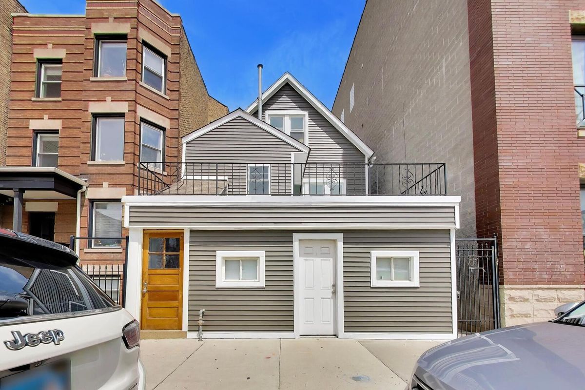 3450 Diversey Avenue, Chicago, IL 60647