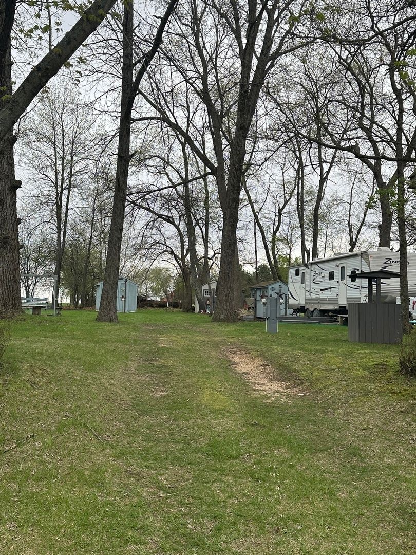 10-291/292 Woodhaven Lakes, Sublette, IL 61367