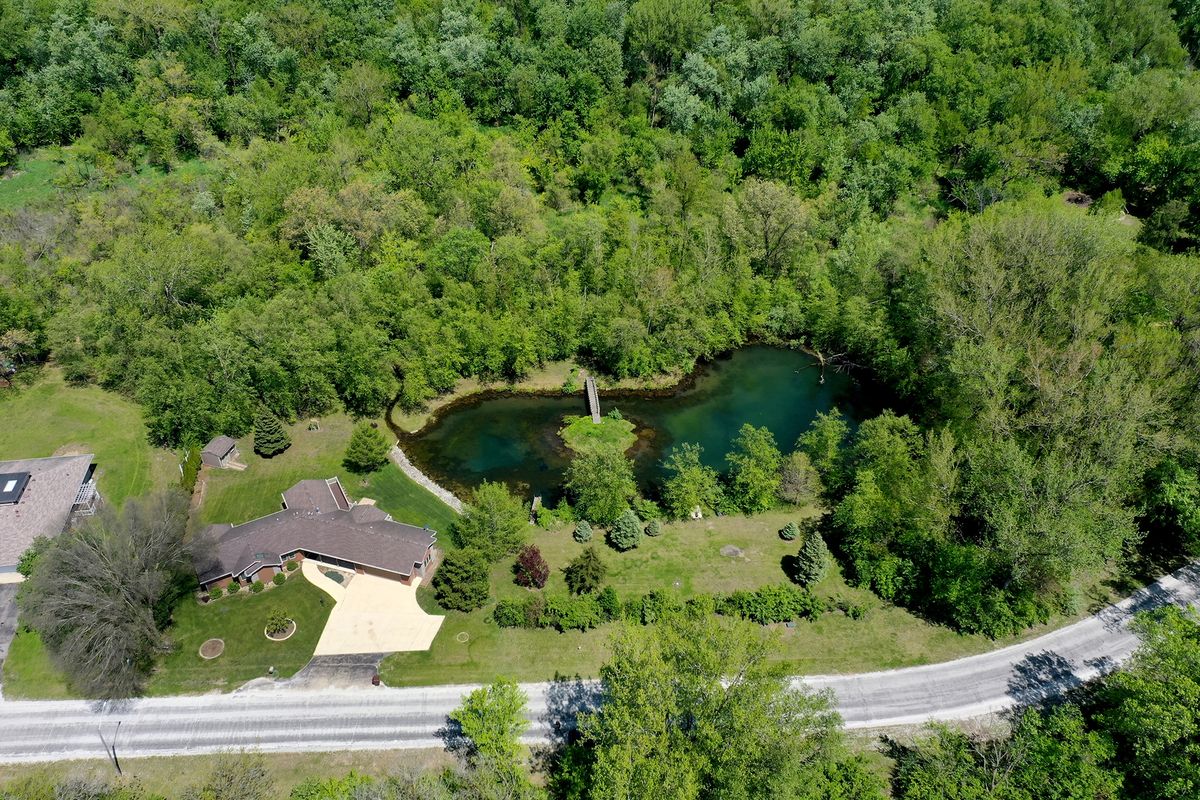 27 Birchwood Lane, St. Anne, IL 60964