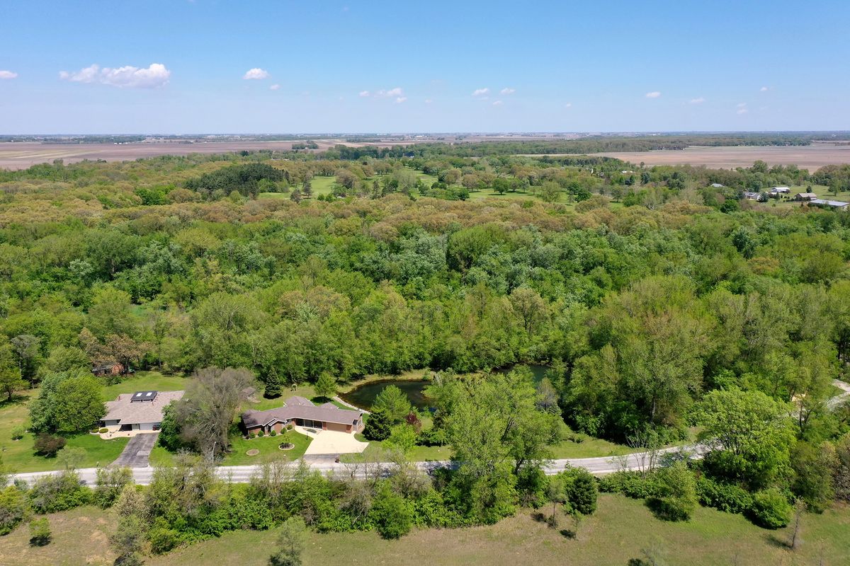 27 Birchwood Lane, St. Anne, IL 60964