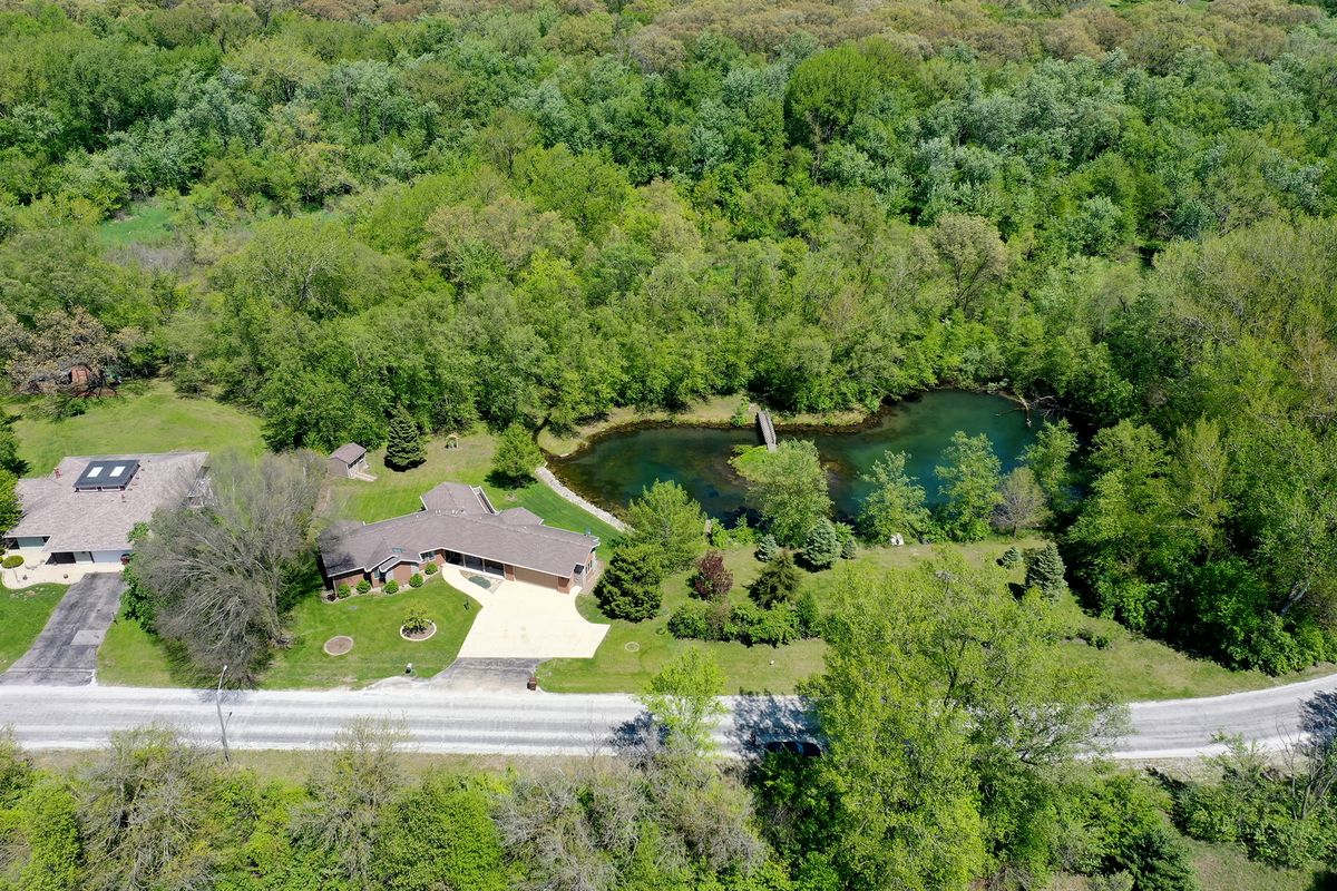 27 Birchwood Lane, St. Anne, IL 60964