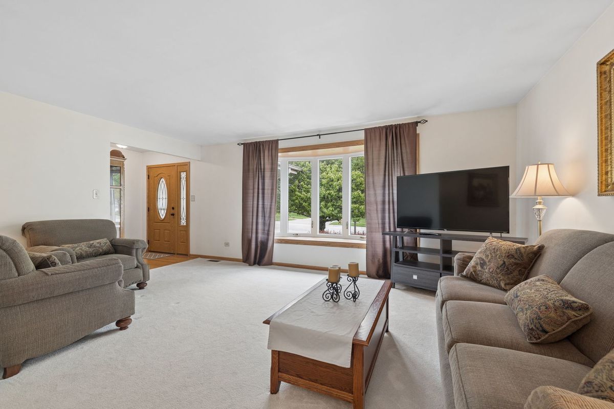 16170 Marigold Place, Orland Hills, IL 60487