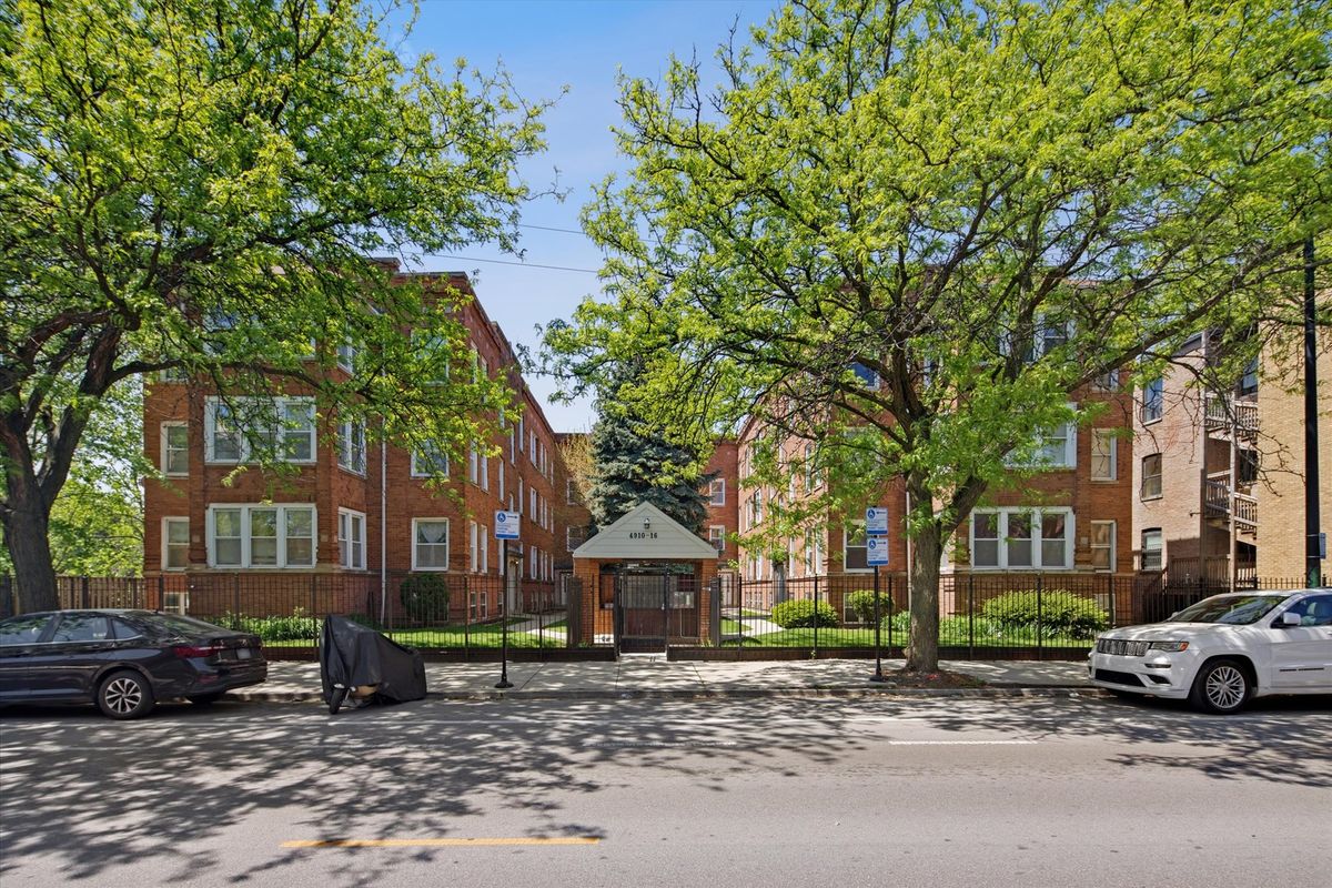 4912 Kedzie Avenue, Chicago, IL 60625