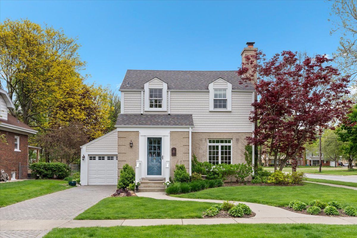 545 Evergreen Avenue, Arlington Heights, IL 60005
