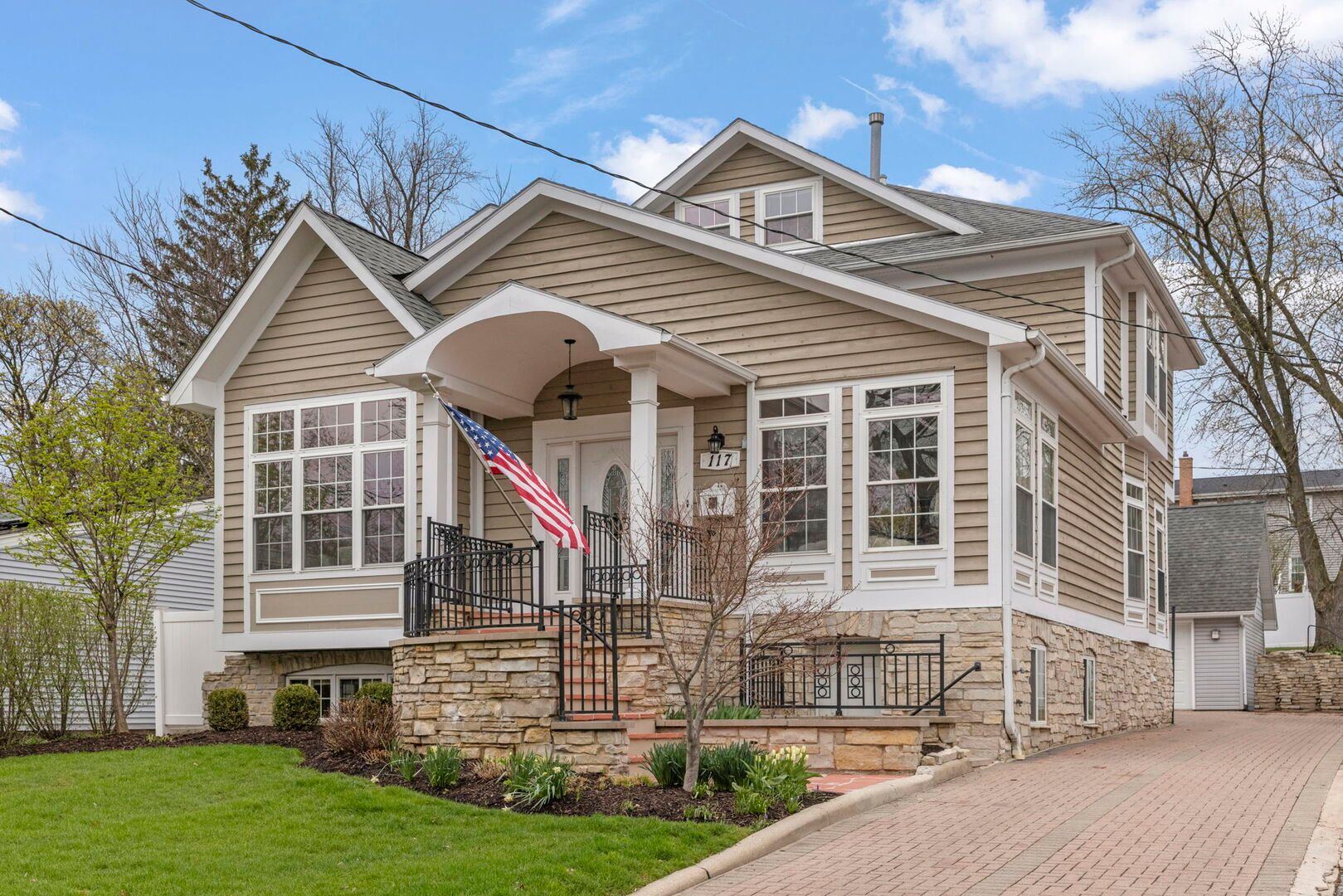 117 N Park Boulevard — Glen Ellyn, IL 60137
