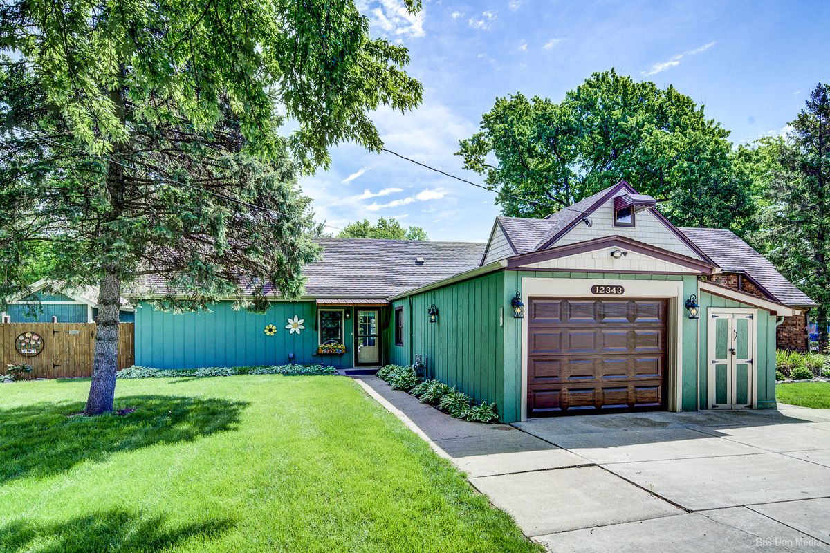 12343 S 70th Avenue, Palos Heights, IL 60463