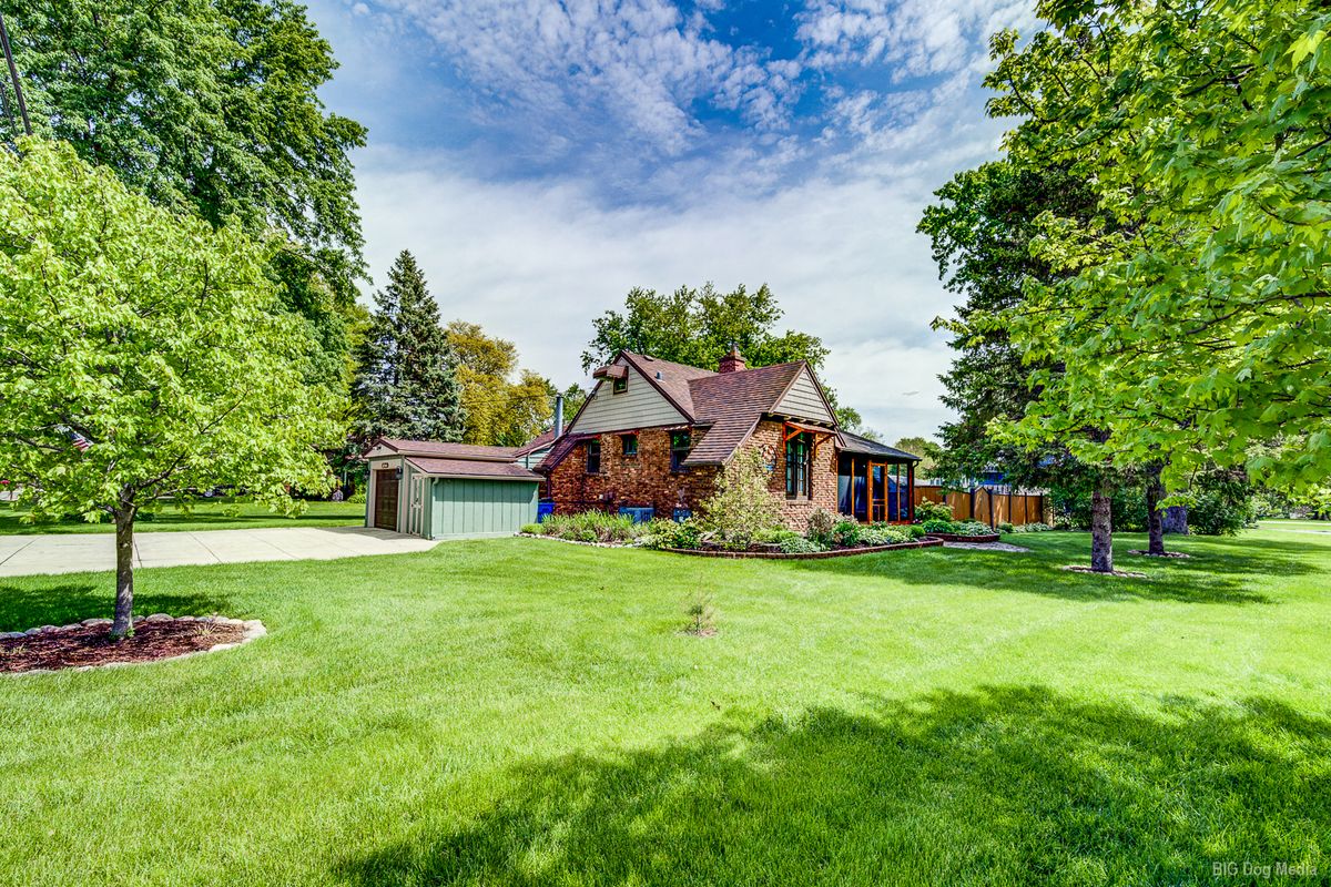 12343 S 70th Avenue, Palos Heights, IL 60463