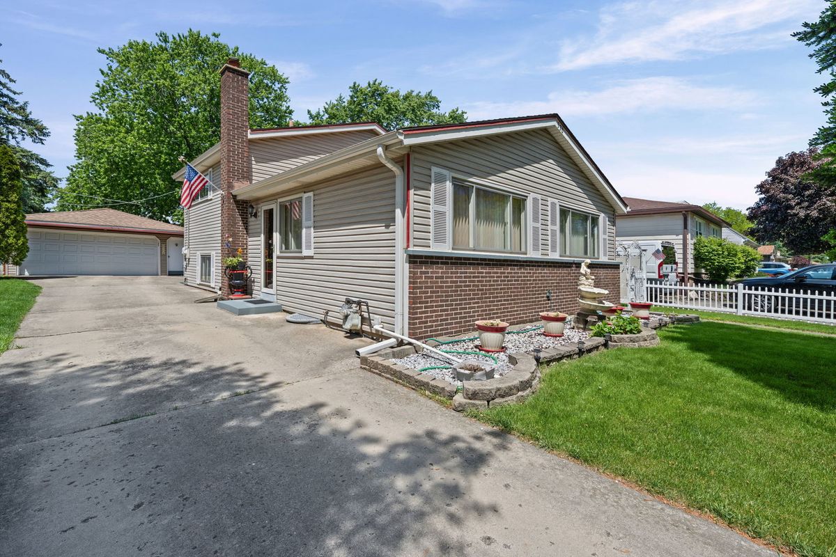 530 N Westwood Avenue, Lombard, IL 60148