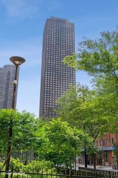 474 Lake Shore Drive, Chicago, IL 60611