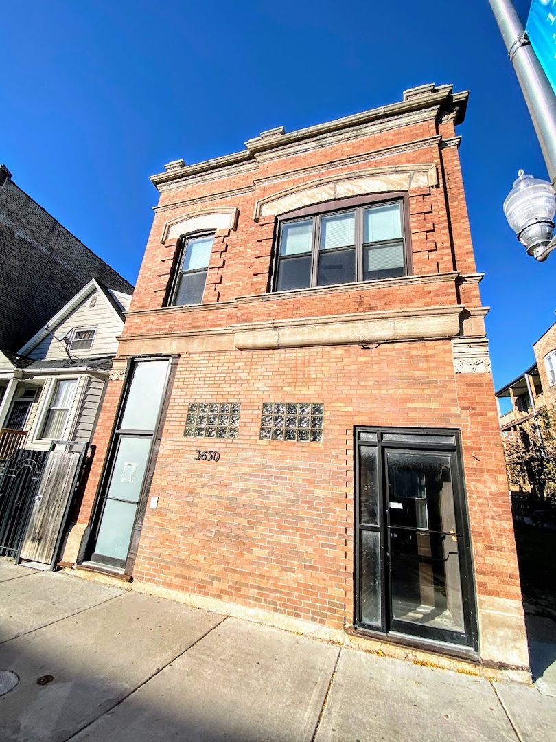 3650 DIVERSEY Avenue, Chicago, IL 60647