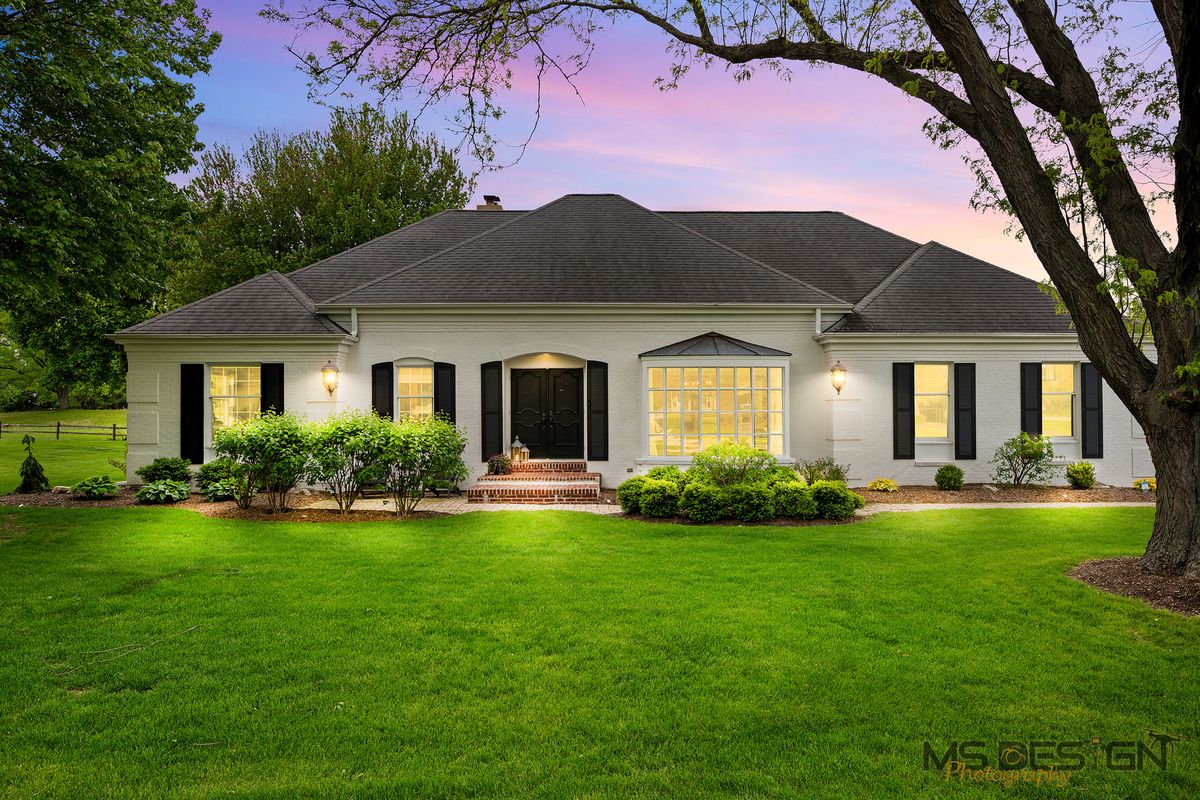 30819 Royal Oak Road, Genoa, IL 60135
