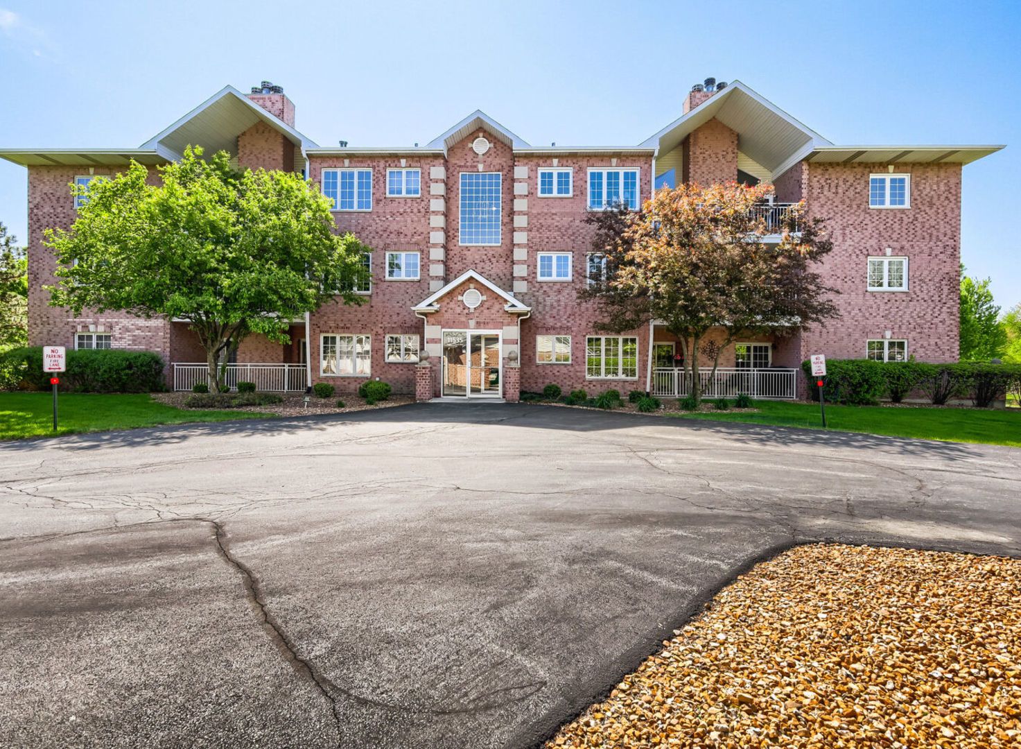 11535 Settlers Pond Way #2C — Orland Park, IL 60467