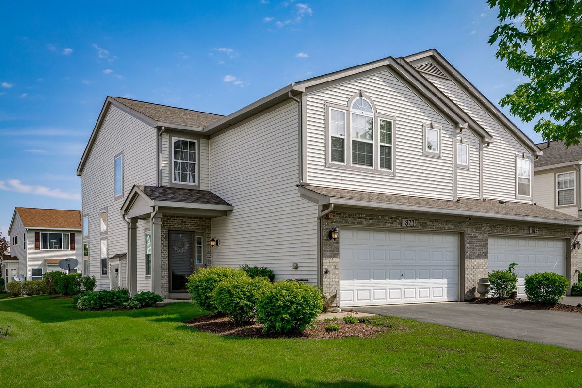 1877 Candlelight Circle, Montgomery, IL 60538