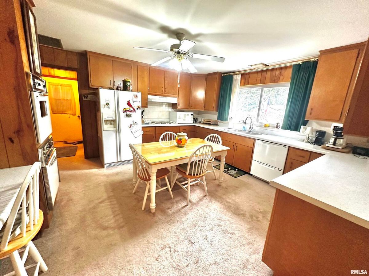 57 SHERWOOD Drive, Centralia, IL 62801
