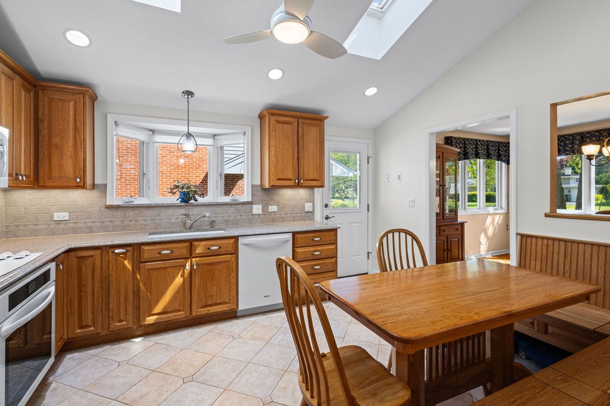 1016 Longmeadow Drive, Glenview, IL 60025