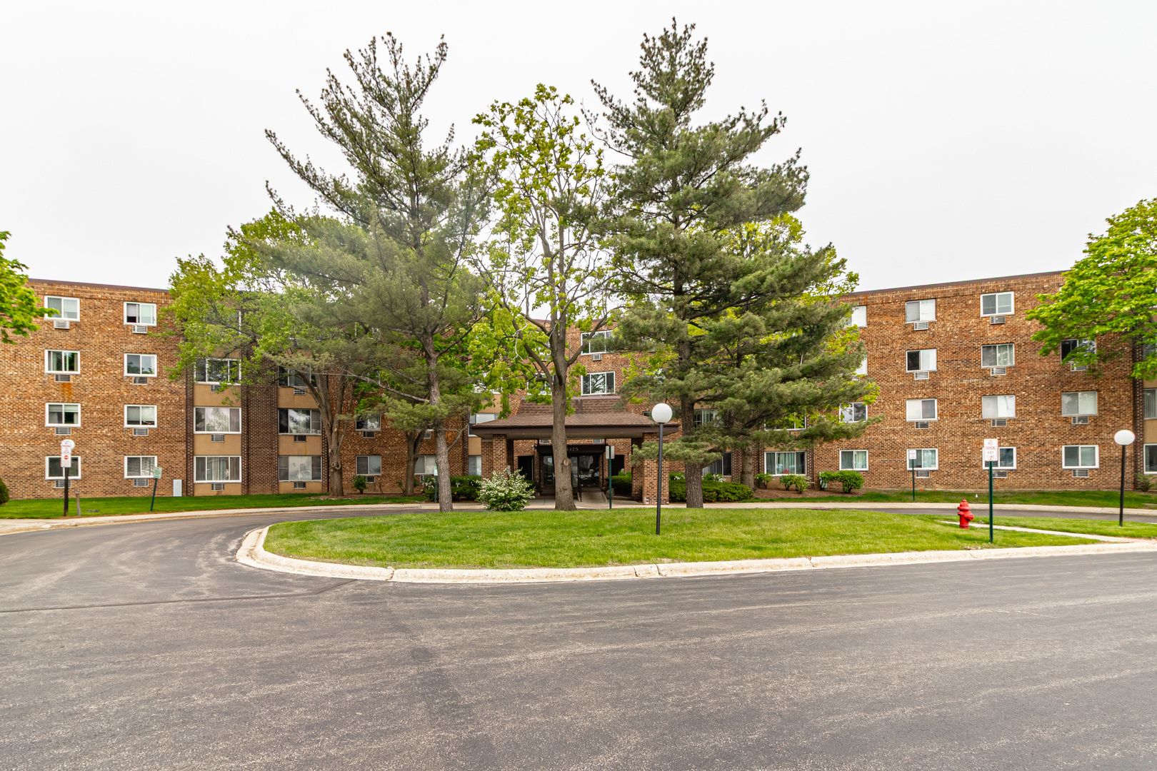 1475 REBECCA Drive #422 — Hoffman Estates, IL 60194