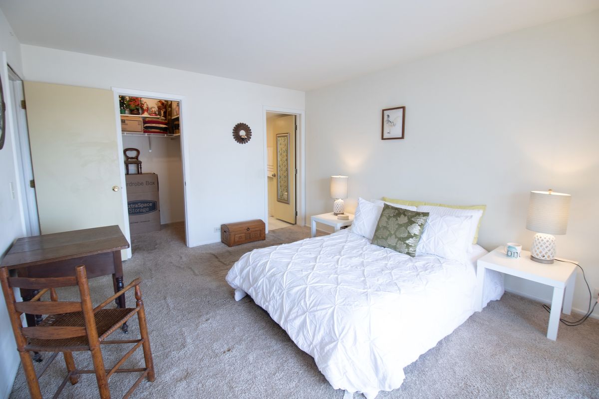 1706 Northfield Square #D, Northfield, IL 60093