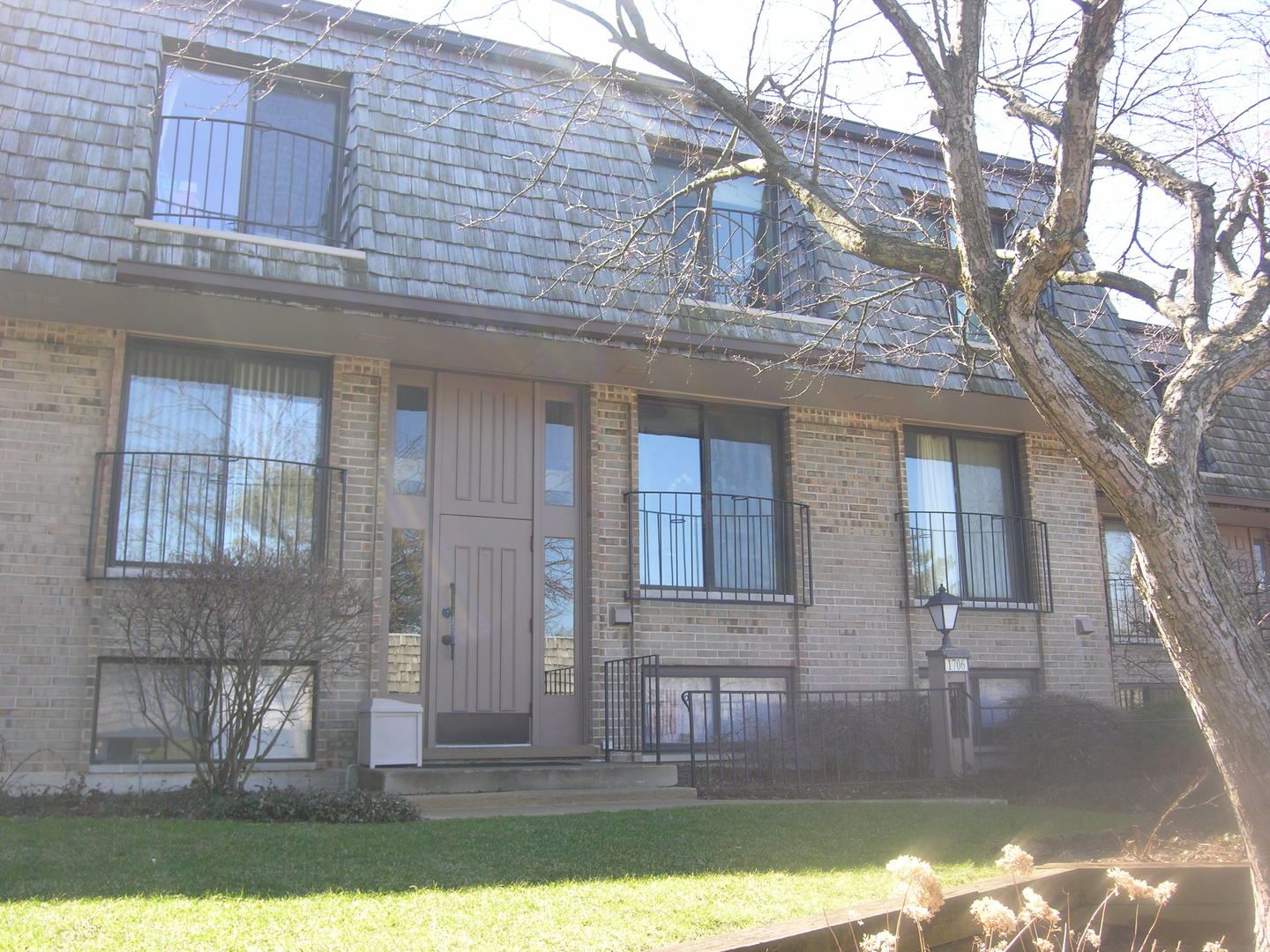 1706 Northfield Square #D — Northfield, IL 60093