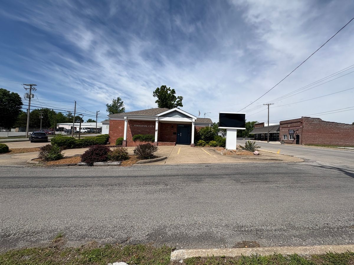 201 W Broadway Boulevard, Johnston City, IL 62951