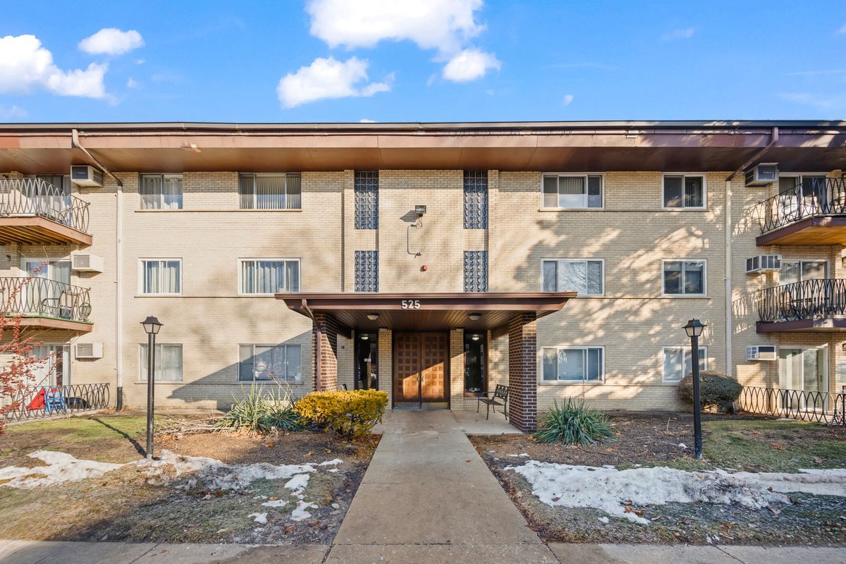 525 Cleveland Avenue, Arlington Heights, IL 60005