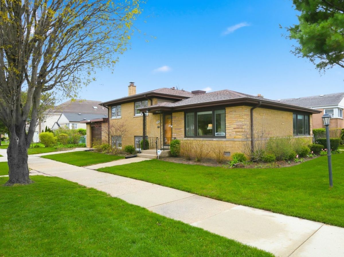 3955 Greenleaf Avenue, Lincolnwood, IL 60712