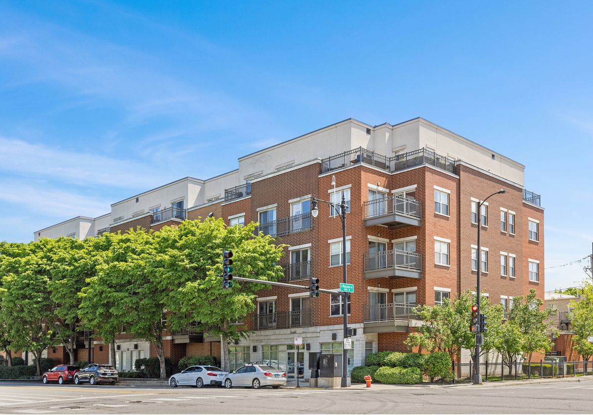1155 Roosevelt Road, Chicago, IL 60608