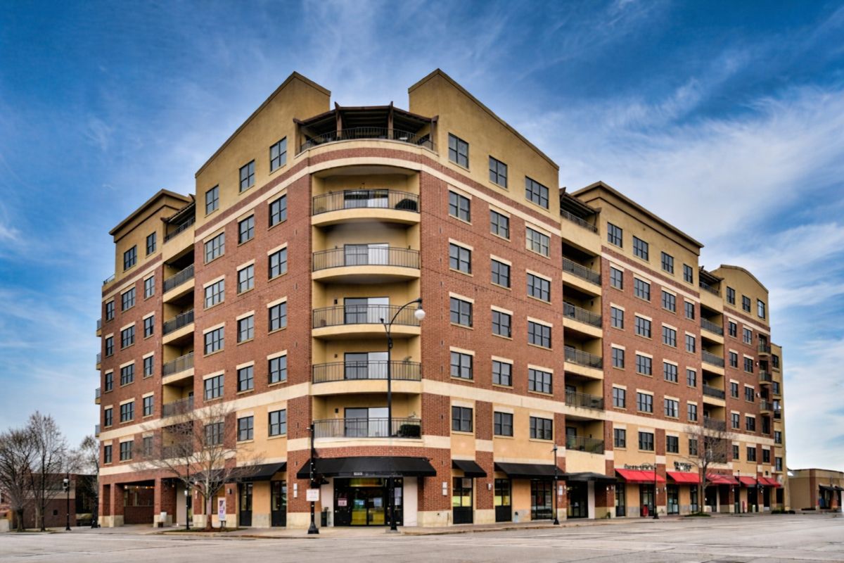 4953 Oakton Street, Skokie, IL 60077