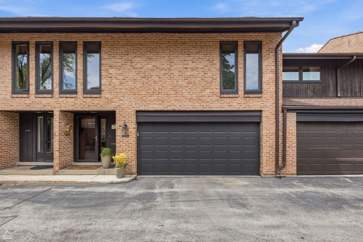 1719 Wildberry Drive, Glenview, IL 60025