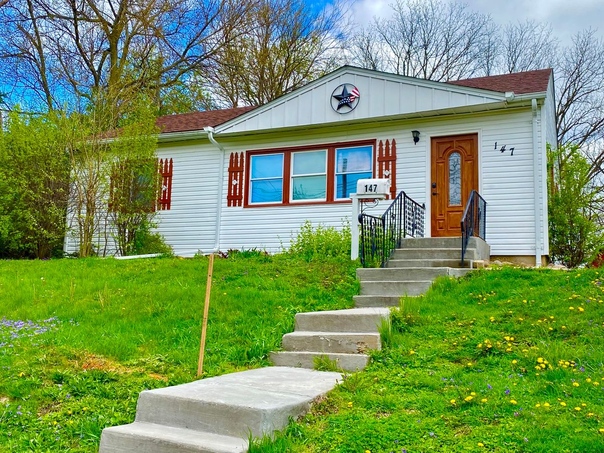 147 Hill Street, Woodstock, IL 60098