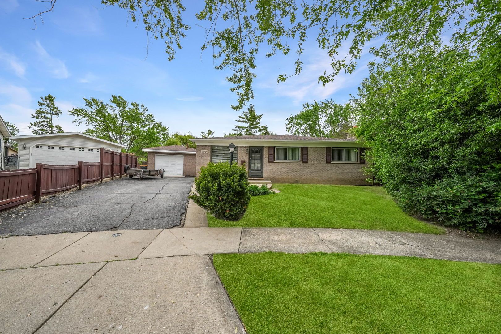 602 Bluff Court — Streamwood, IL 60107