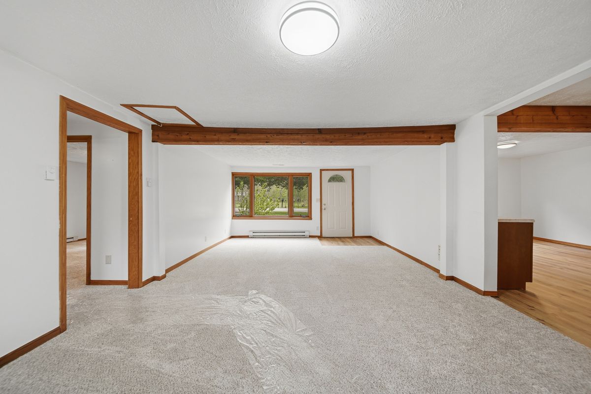 4924 N Wendorf Road, Monroe Center, IL 61052