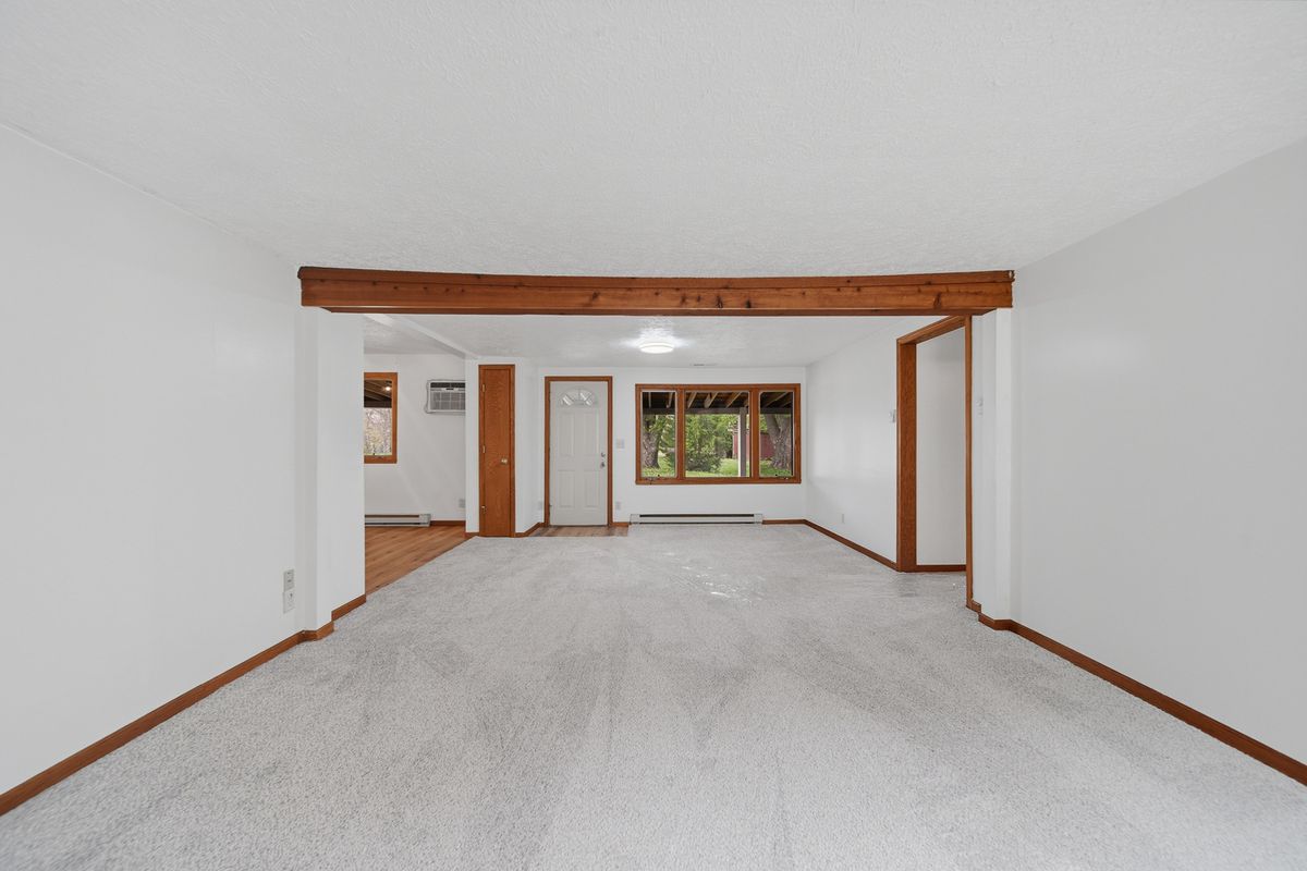 4924 N Wendorf Road, Monroe Center, IL 61052