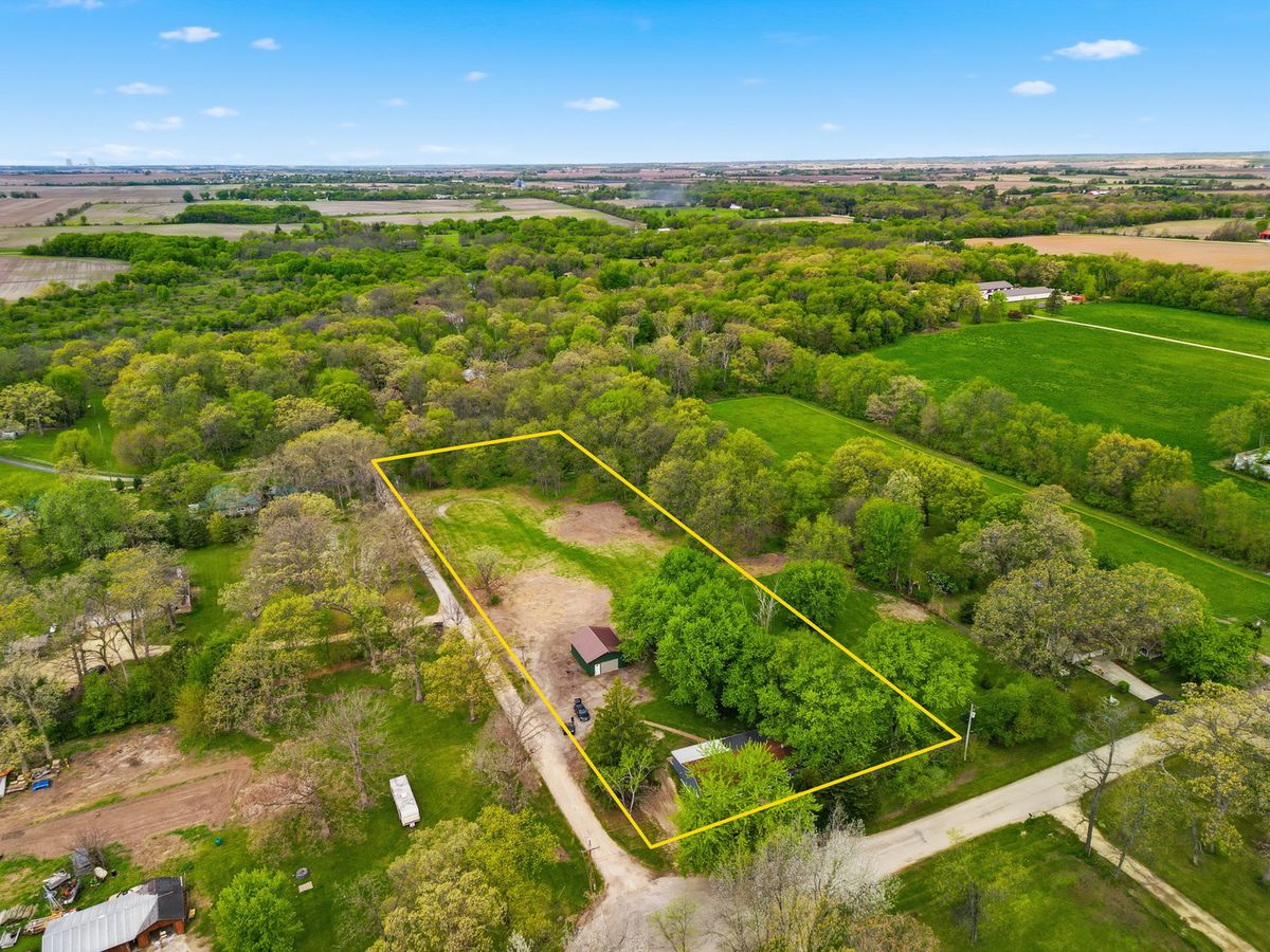 4924 N Wendorf Road, Monroe Center, IL 61052