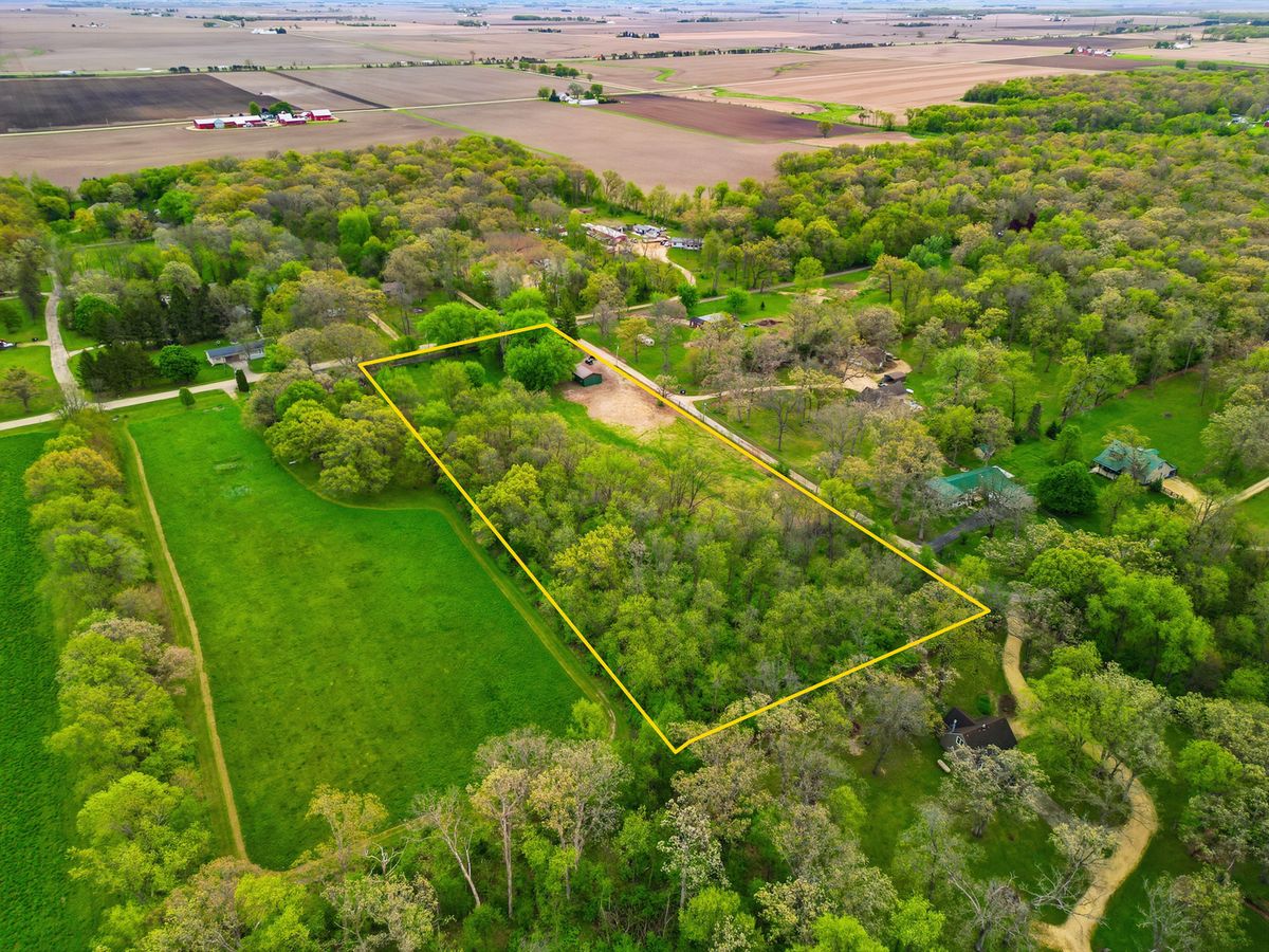 4924 N Wendorf Road, Monroe Center, IL 61052