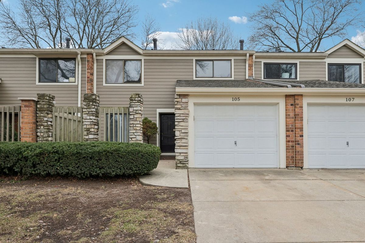 105 Dover Drive, Mount Prospect, IL 60056