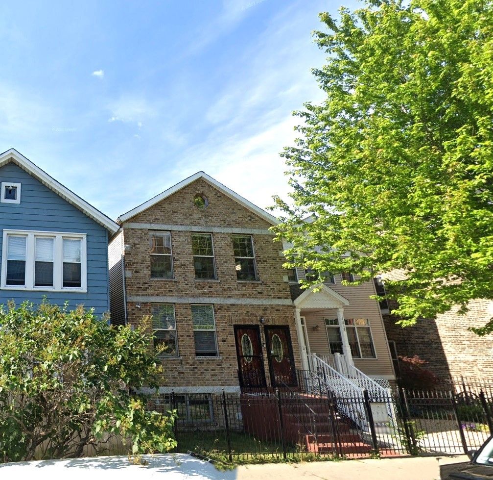 1613 Superior Street, Chicago, IL 60642