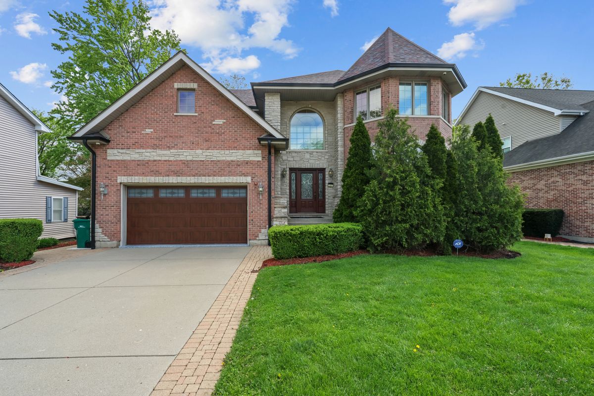 267 9TH Street, Wheeling, IL 60090