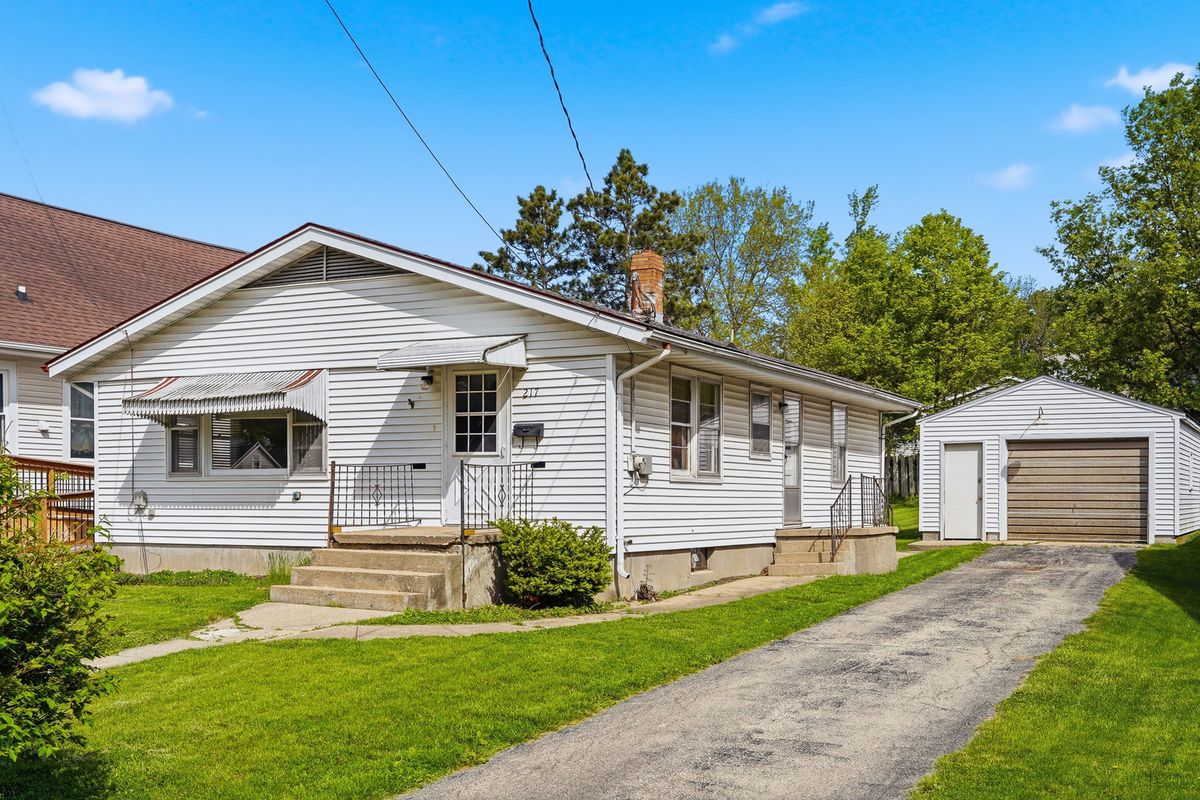 217 Morgan Street, Dixon, IL 61021