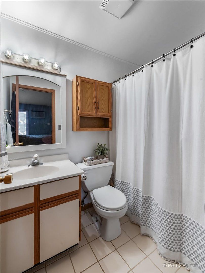 1332 Cunat Court #2B, Lake In The Hills, IL 60156