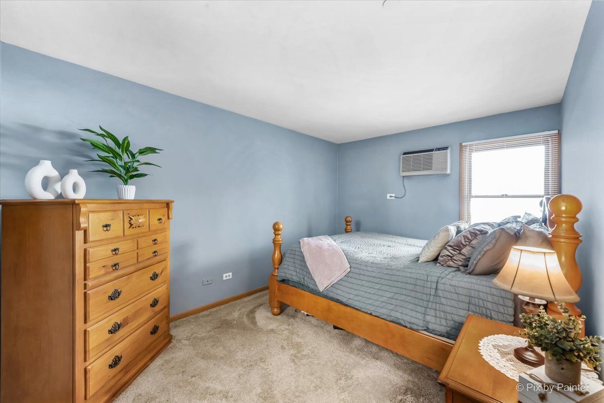 1332 Cunat Court #2B, Lake In The Hills, IL 60156