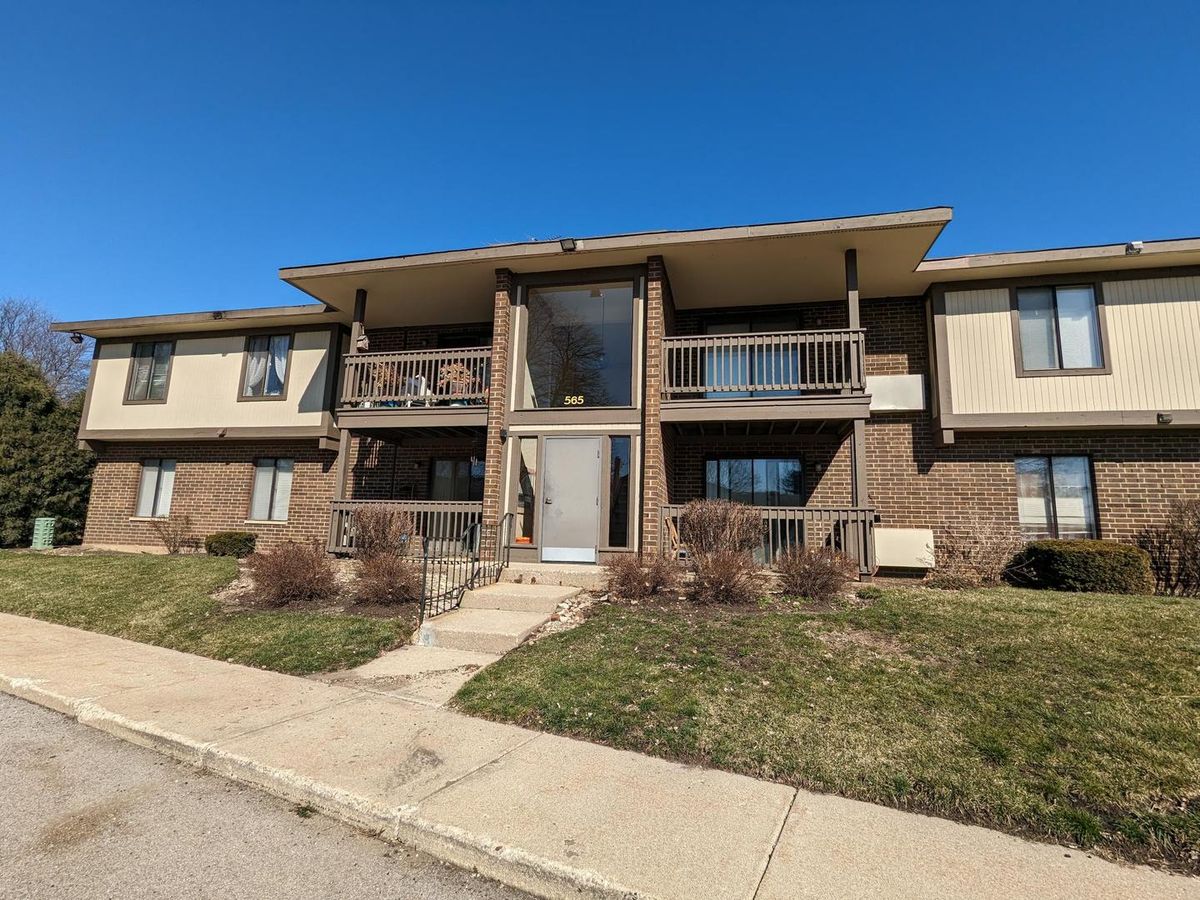 565 Somerset Lane, Crystal Lake, IL 60014